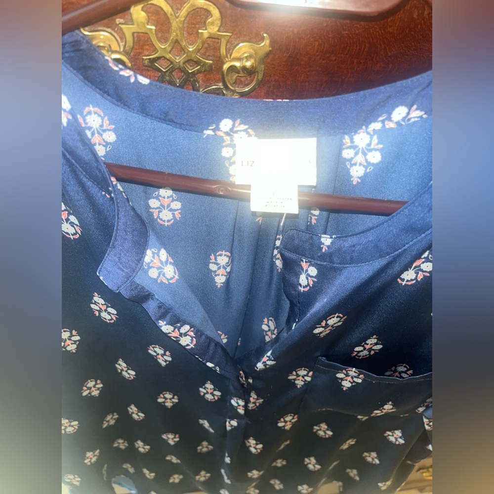 Women’s Liz Clairbone Large Navy Blue Printed Top - Picture 2 of 3